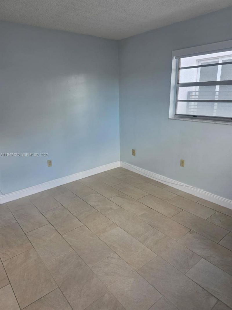 1575 NW 1st St , Unit 3, Miami, FL 33125 Photo