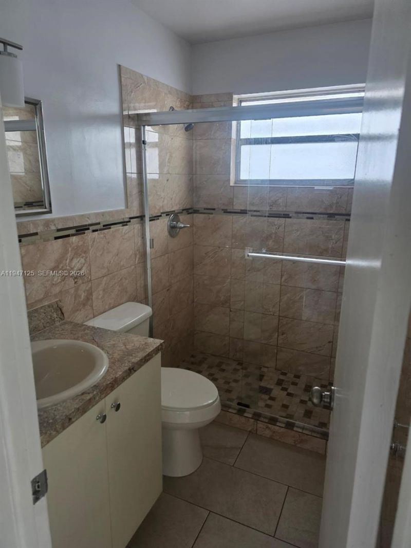 1575 NW 1st St , Unit 3, Miami, FL 33125 Photo