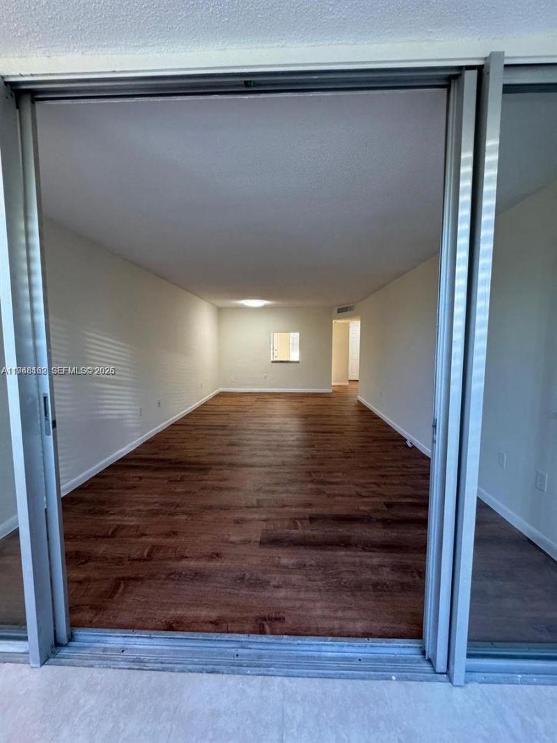 1201 NE 191st St, Unit G313, Miami, FL 33179 Photo