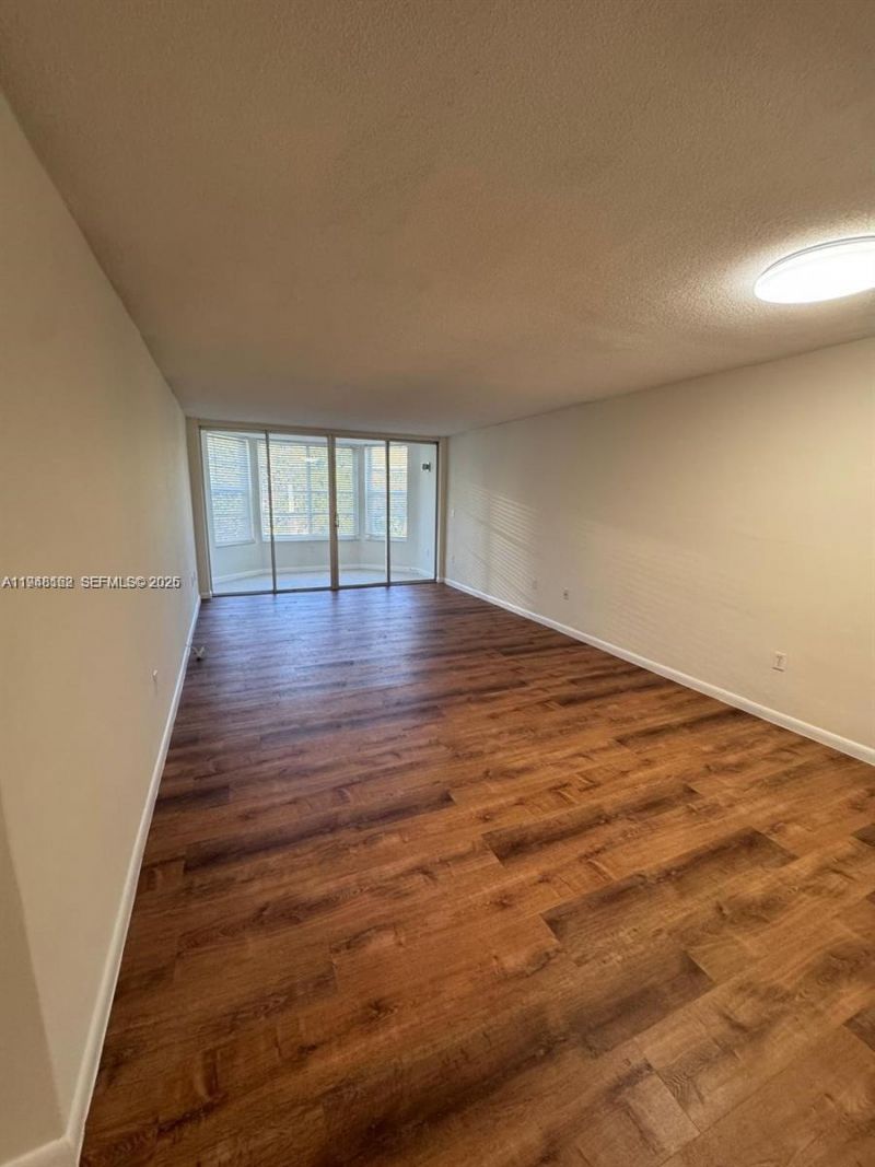 1201 NE 191st St, Unit G313, Miami, FL 33179 Photo