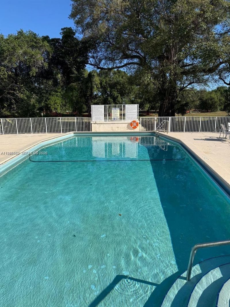 1201 NE 191st St, Unit G313, Miami, FL 33179 Photo