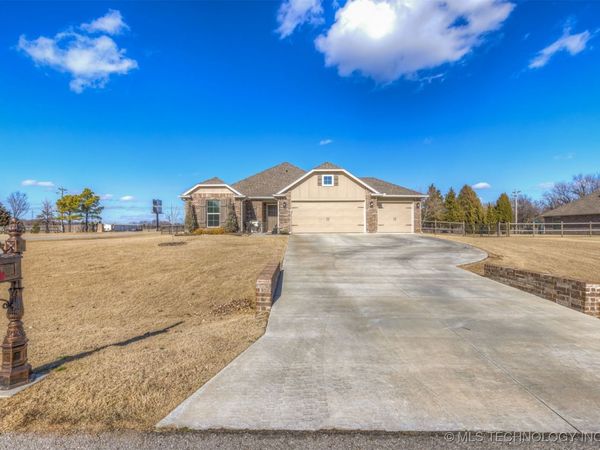 16629 E 115th Street N, Owasso, OK 74055