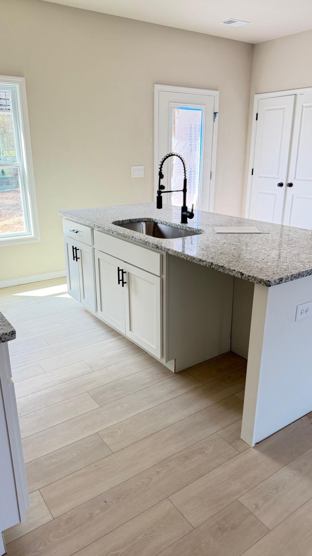 2956 Kirkland Street Photo 3