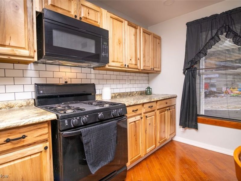 379 Rosser Avenue, Bellaire, OH 43906 Photo 5