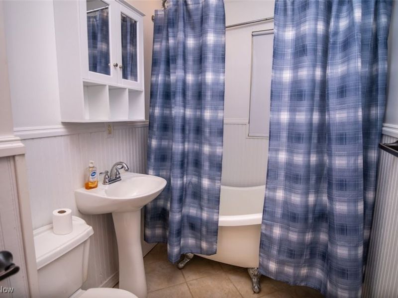 379 Rosser Avenue, Bellaire, OH 43906 Photo 9