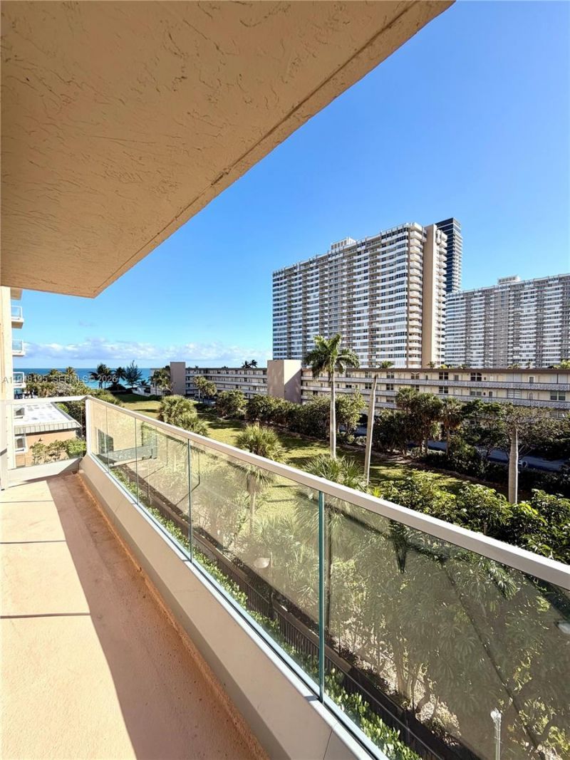 1920 S Ocean Dr, Unit 5A, Hallandale Beach, FL 33009 Photo