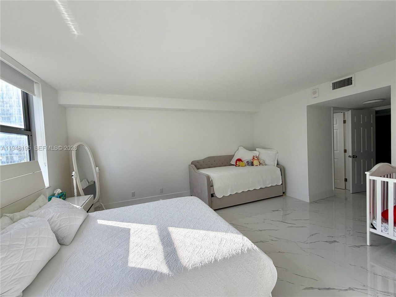 1920 S Ocean Dr, Unit 5A, Hallandale Beach, FL 33009 Photo