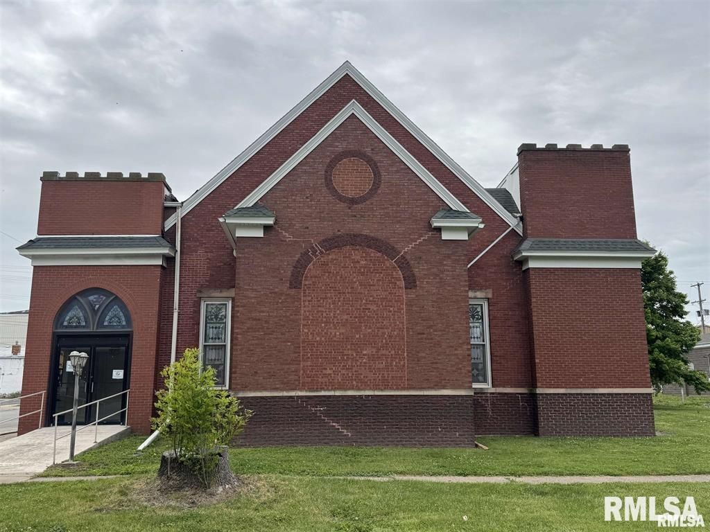 170 W Hurst Street, Bushnell, IL 61422 Main Photo