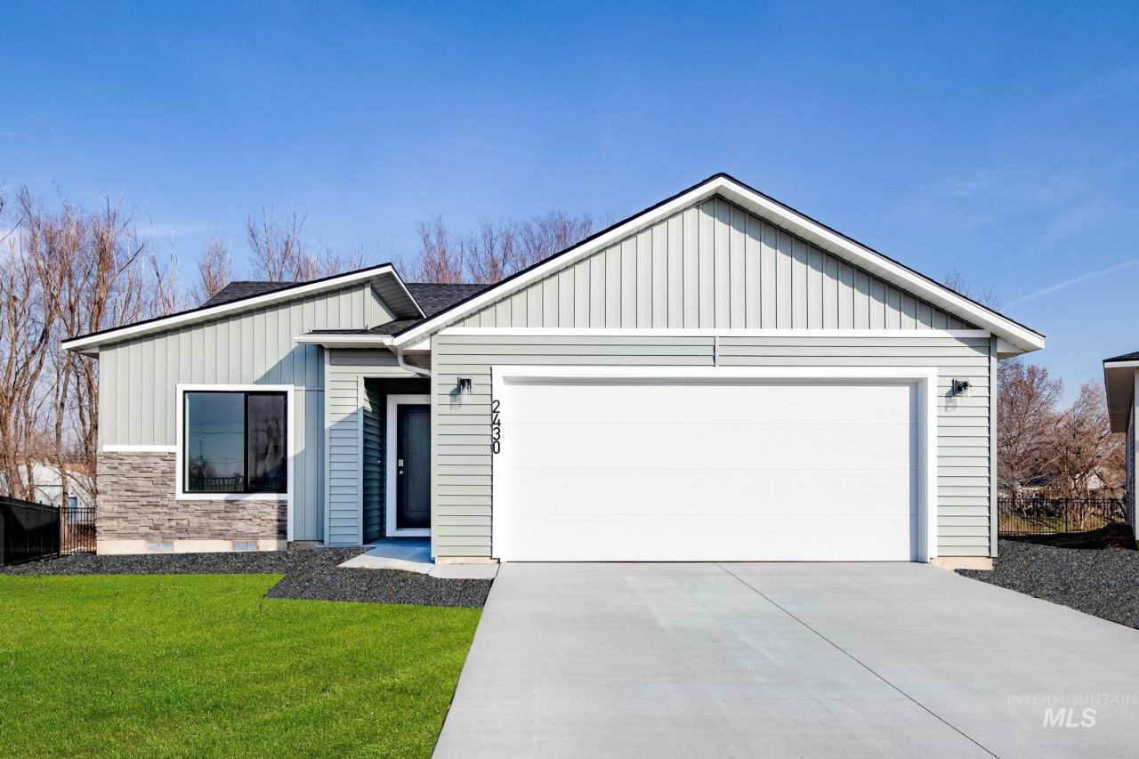 2430 W Fallon Lp, Nampa, ID 83651 Main Photo