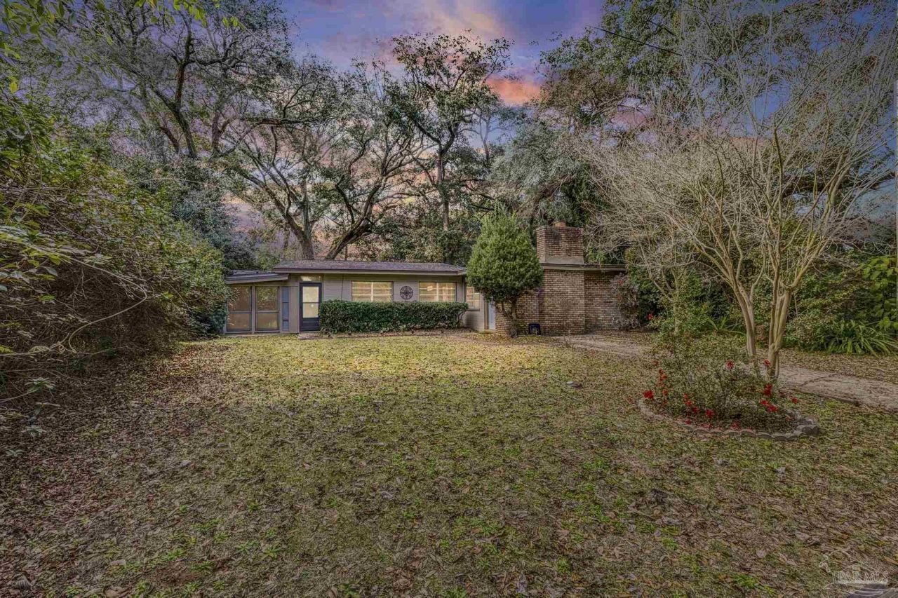 625 Edgecliff Dr, Pensacola, FL 32506 Main Photo