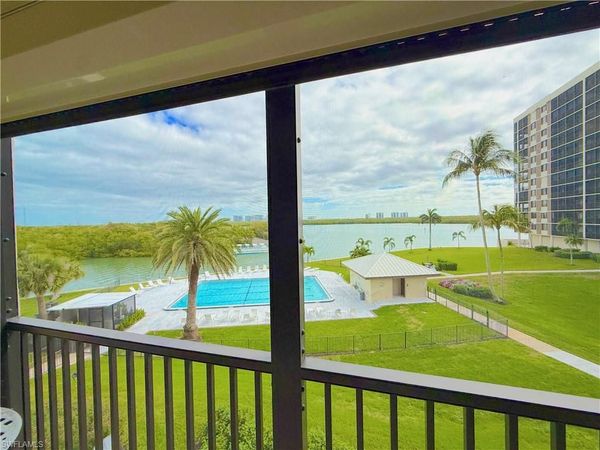 15 Bluebill AVE, Unit 206, NAPLES, FL 34108