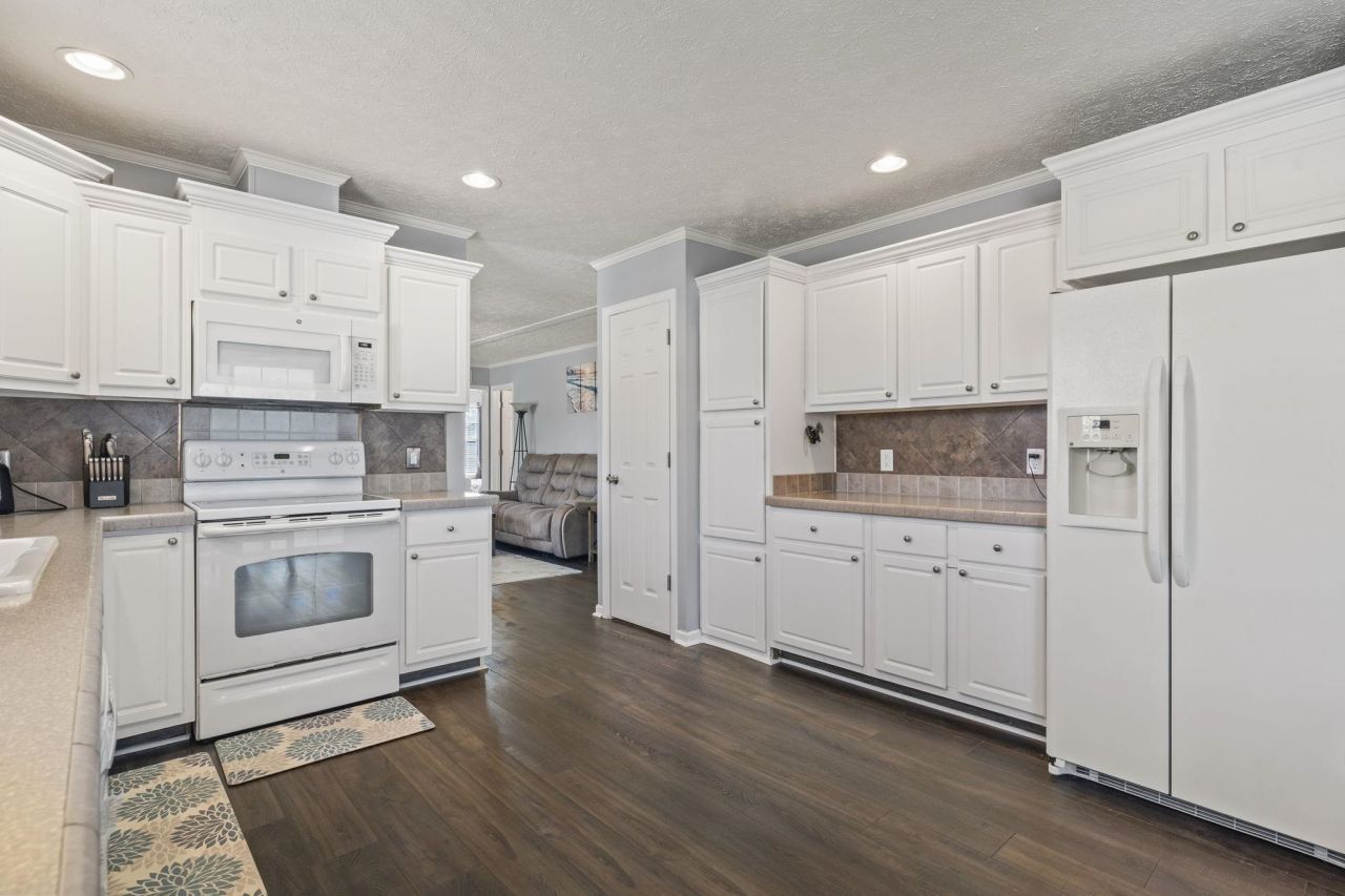 5713 Leonard Loop Photo 12