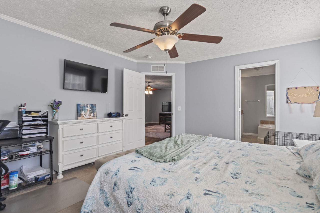 5713 Leonard Loop Photo 14