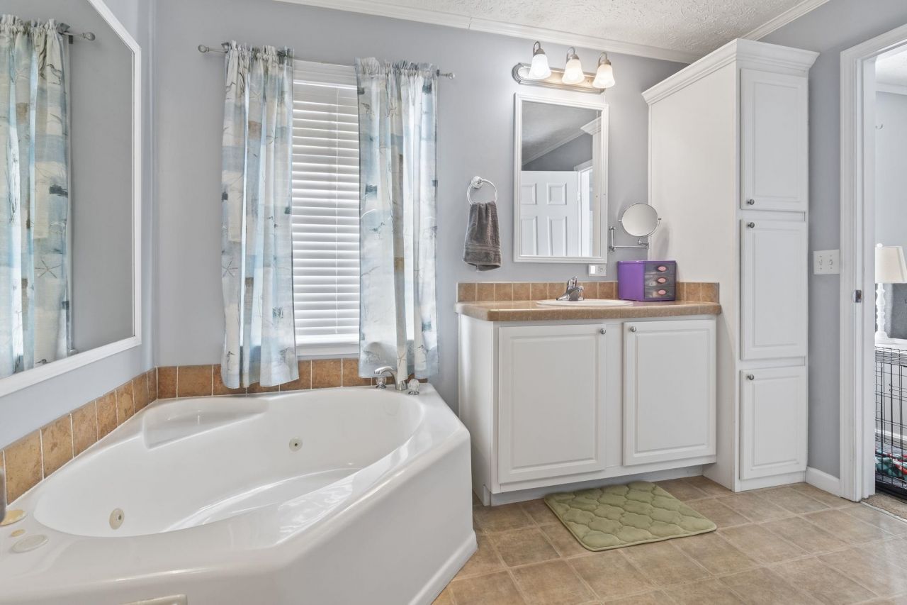 5713 Leonard Loop Photo 17