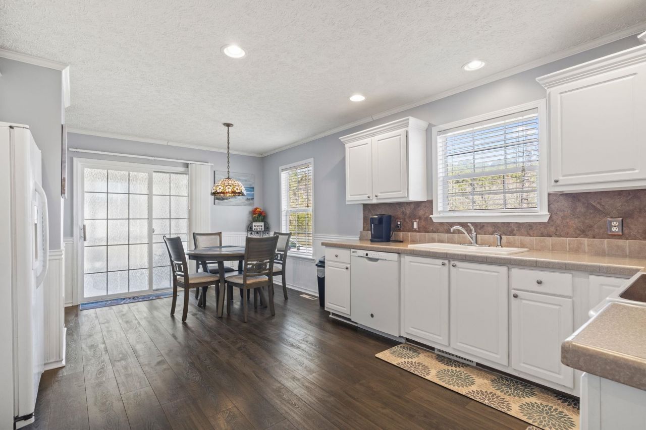 5713 Leonard Loop Photo 8