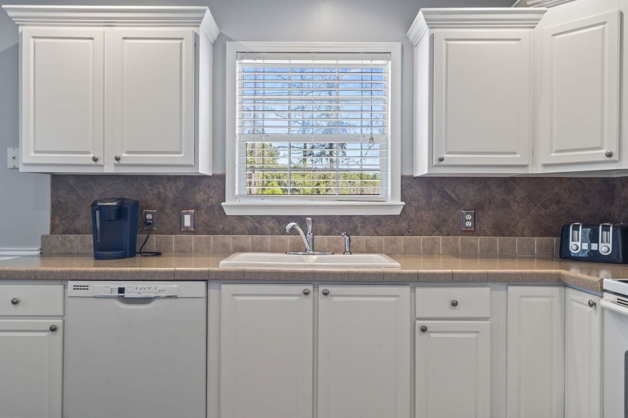 5713 Leonard Loop Photo 9