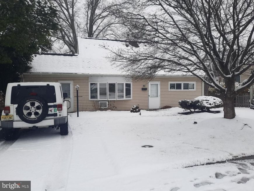 35 Viking Lane, Levittown, PA 19054 Main Photo