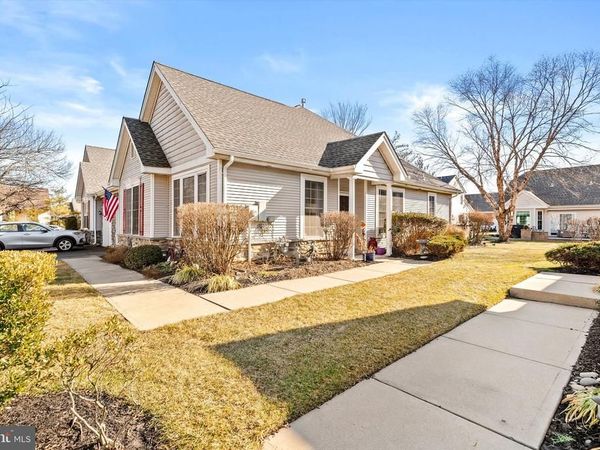 41 BURHOLME DRIVE, HAMILTON, NJ 08691