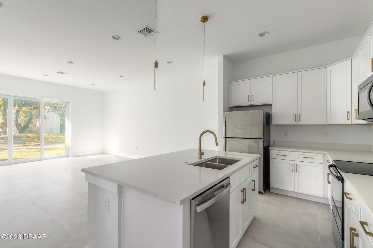 618 N Duss Street, New Smyrna Beach, FL 32168 Photo