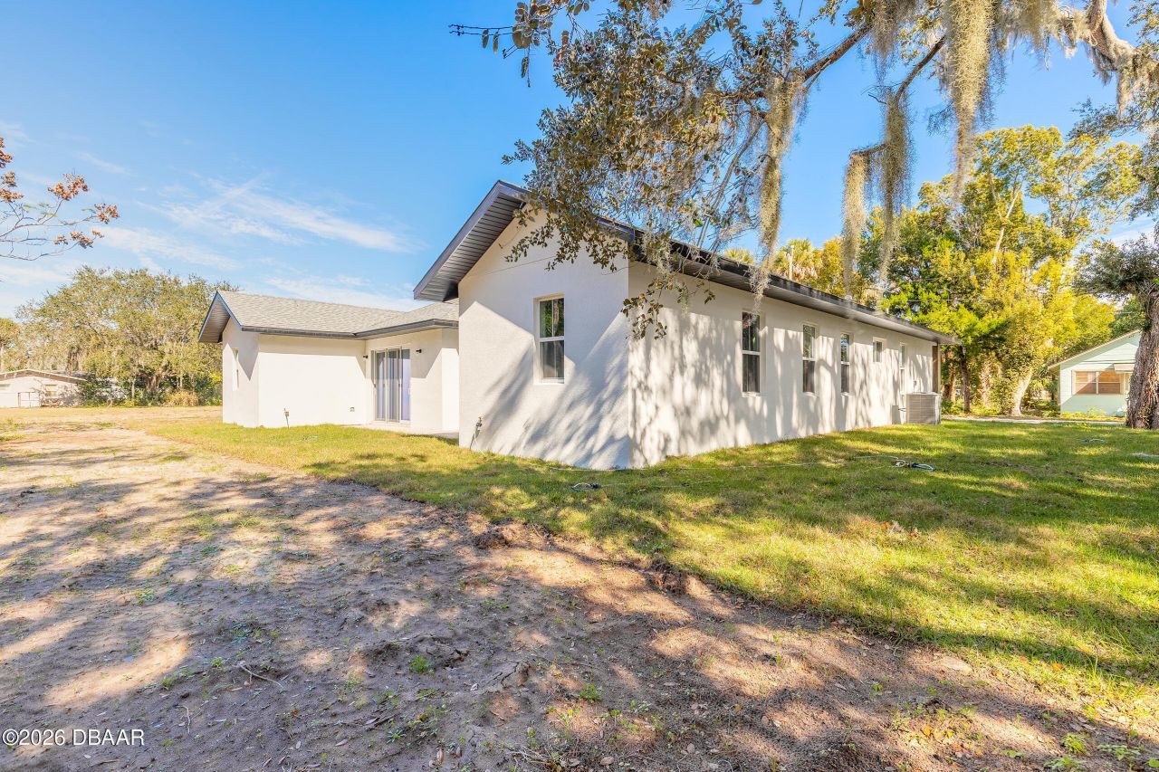 618 N Duss Street, New Smyrna Beach, FL 32168 Photo