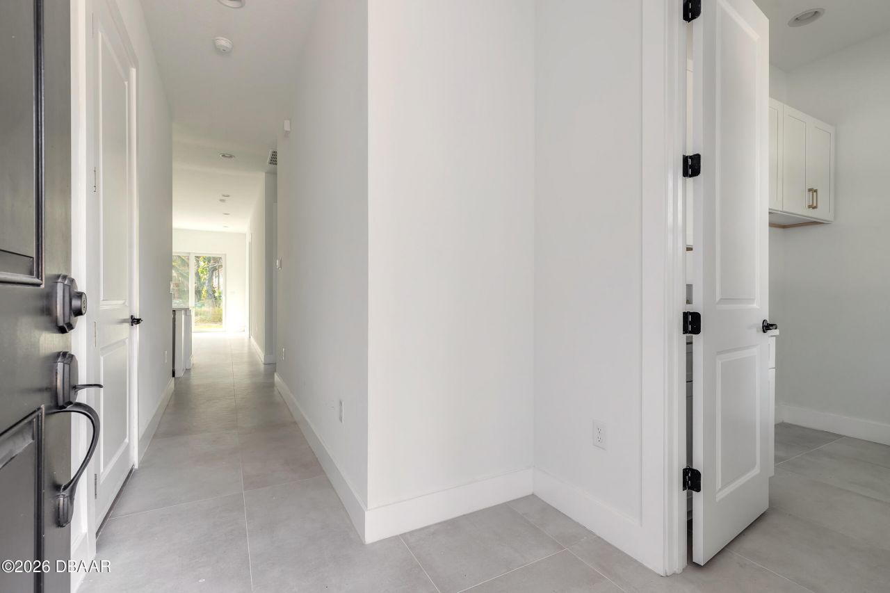 618 N Duss Street, New Smyrna Beach, FL 32168 Photo