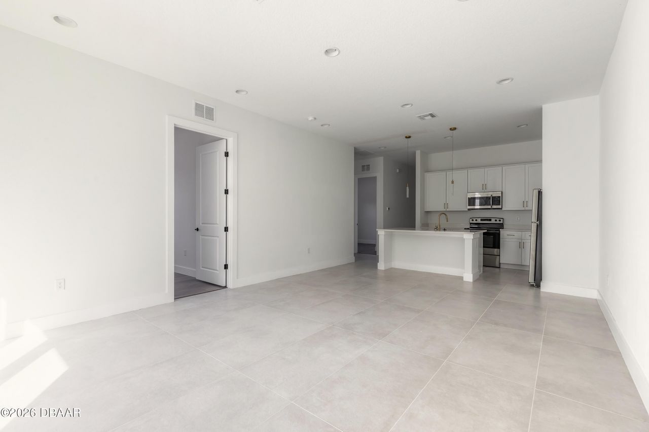 618 N Duss Street, New Smyrna Beach, FL 32168 Photo