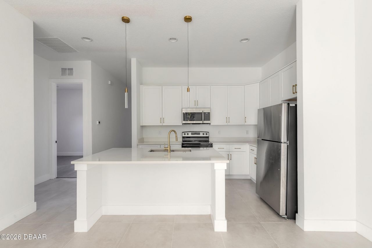 618 N Duss Street, New Smyrna Beach, FL 32168 Photo