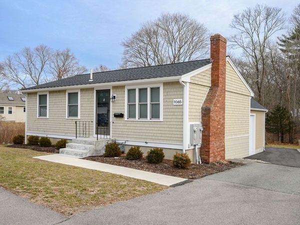 1065 Bedford St, Abington, MA 02351