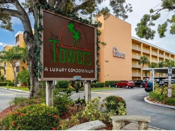 2366 E Mall Dr , Fort Myers, FL 33901