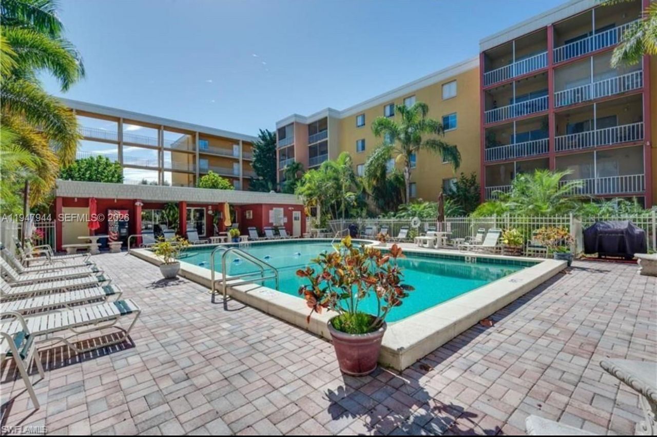 2366 E Mall Dr , Fort Myers, FL 33901 Photo