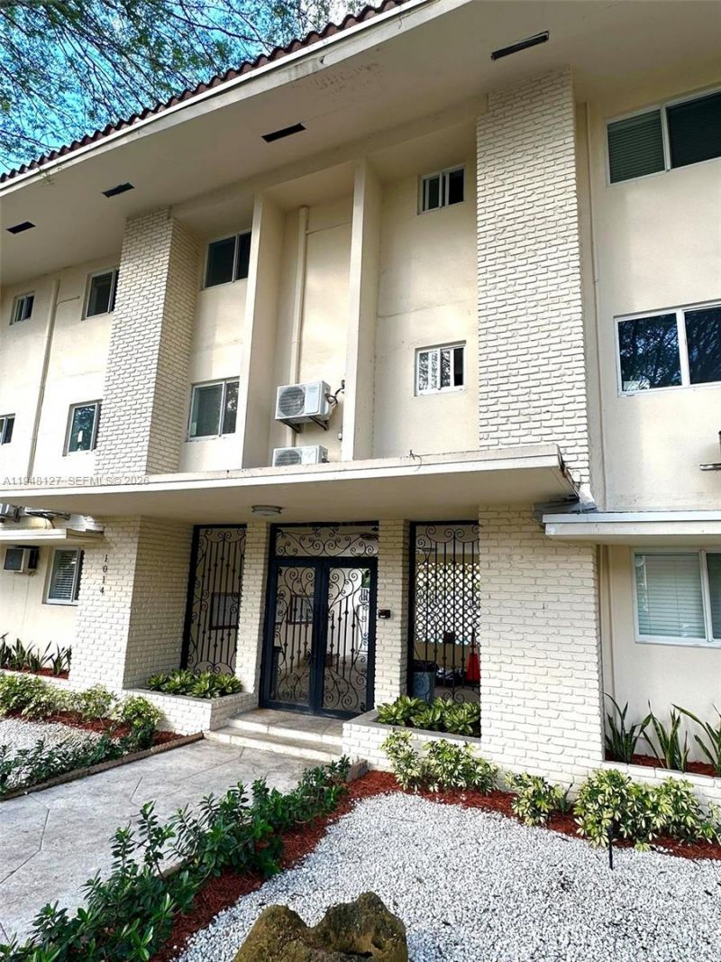 1014 Salzedo St, Unit 311, Coral Gables, FL 33134 Photo