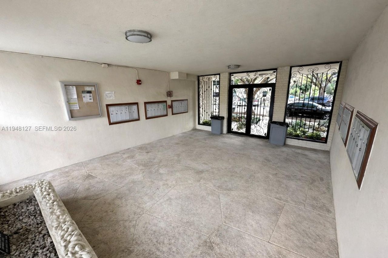 1014 Salzedo St, Unit 311, Coral Gables, FL 33134 Photo