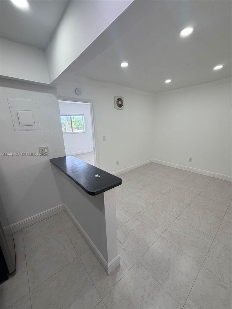 1014 Salzedo St, Unit 311, Coral Gables, FL 33134 Photo