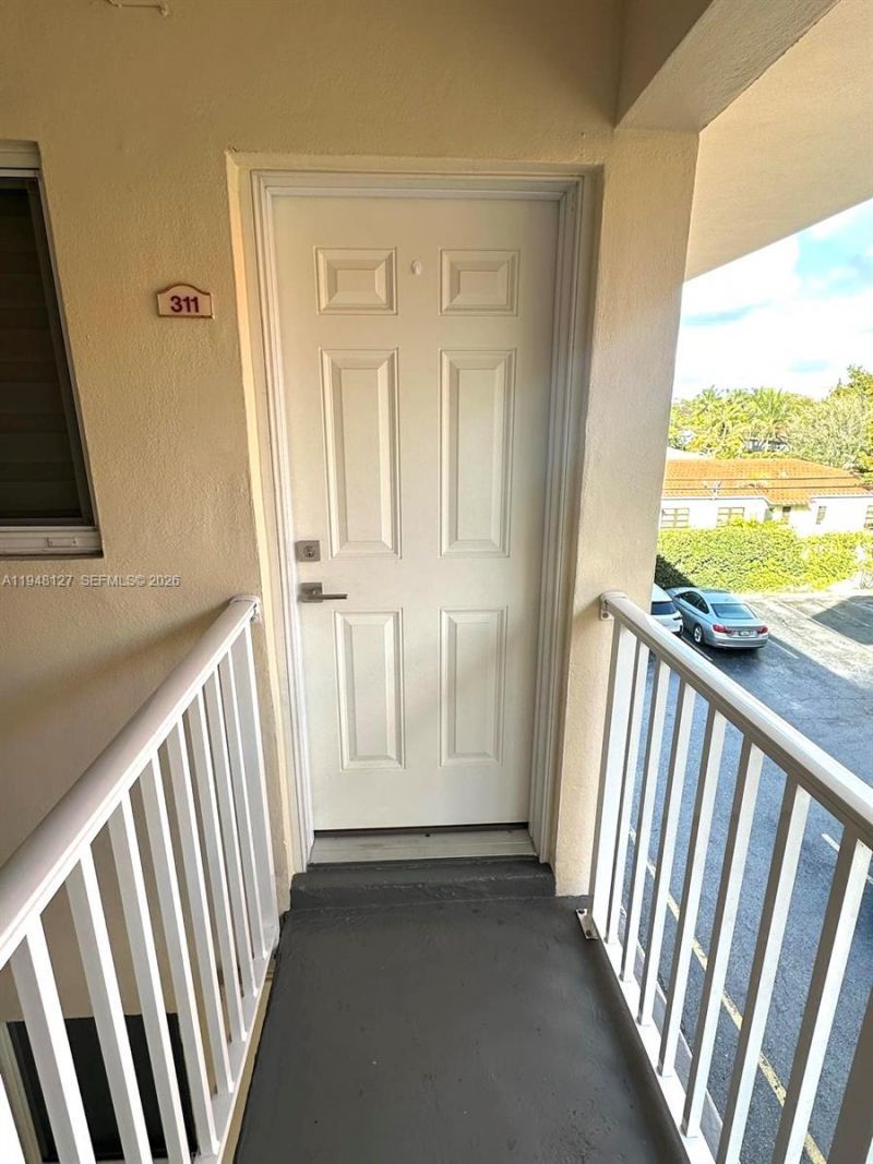 1014 Salzedo St, Unit 311, Coral Gables, FL 33134 Photo