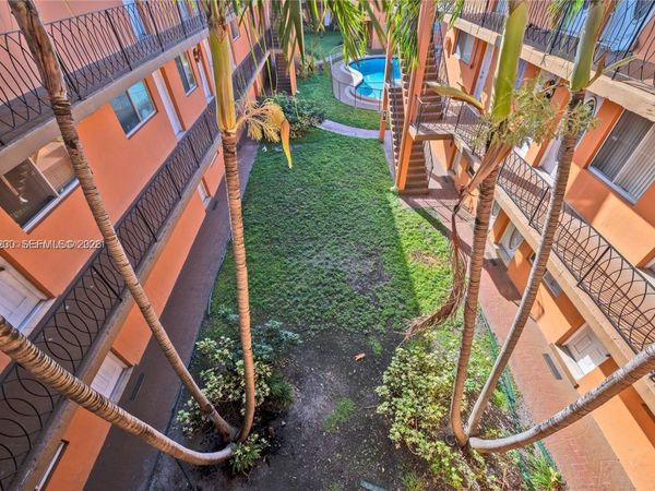 2330 NW 11th St, Unit 9, Miami, FL 33125