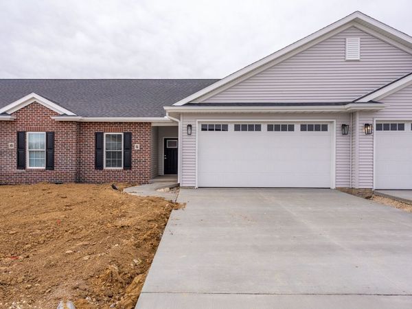 4 FRANK Court, Le Claire, IA 52753