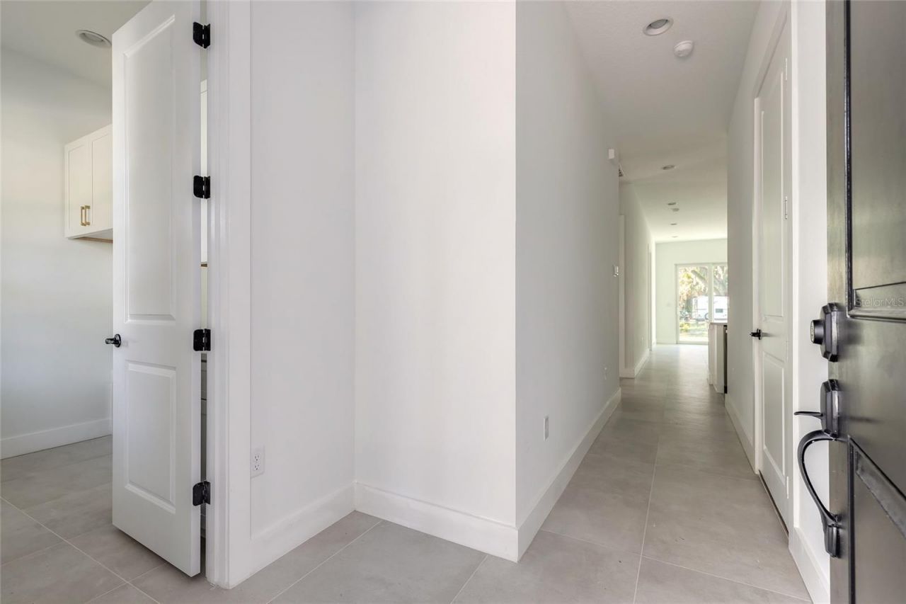 618 N Duss Street, Unit 1, New Smyrna Beach, FL 32168 Photo