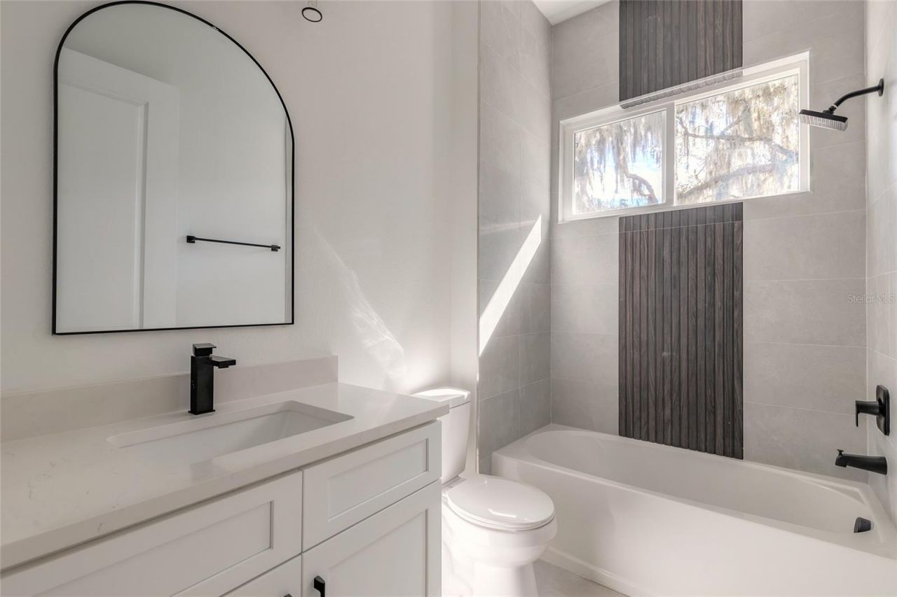 618 N Duss Street, Unit 1, New Smyrna Beach, FL 32168 Photo