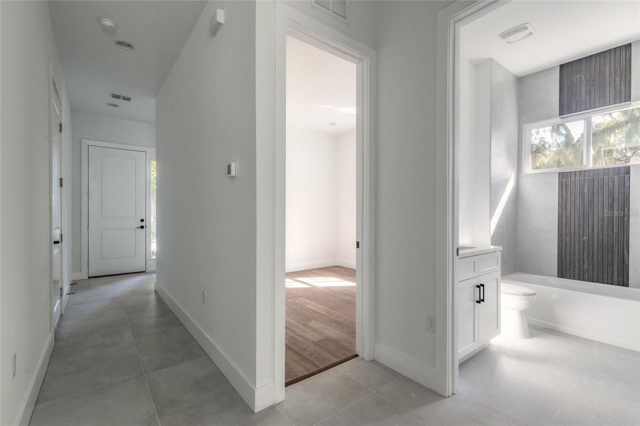 618 N Duss Street, Unit 1, New Smyrna Beach, FL 32168 Photo