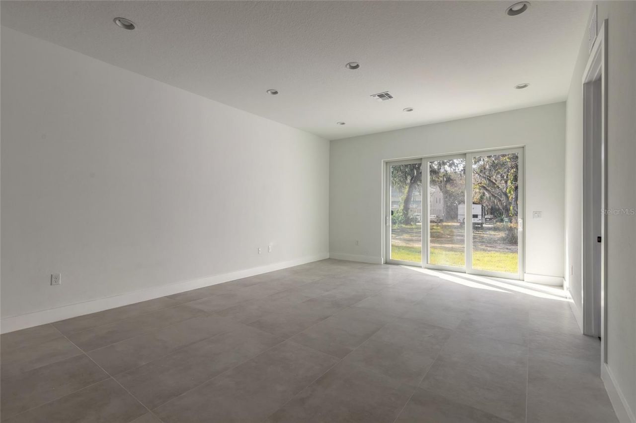 618 N Duss Street, Unit 1, New Smyrna Beach, FL 32168 Photo