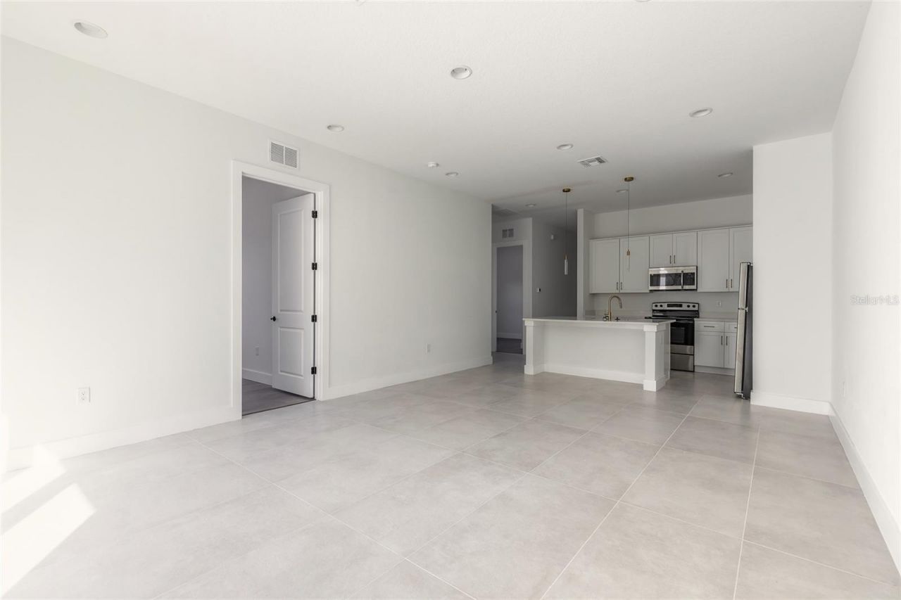 618 N Duss Street, Unit 1, New Smyrna Beach, FL 32168 Photo