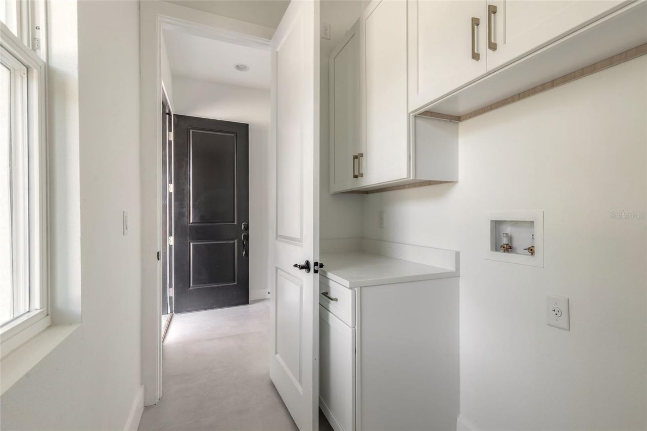 618 N Duss Street, Unit 1, New Smyrna Beach, FL 32168 Photo