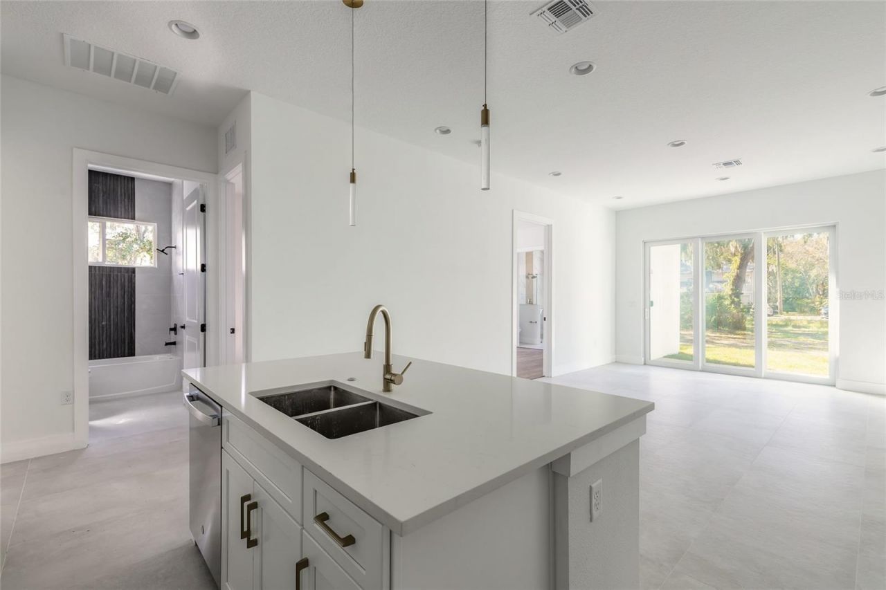 618 N Duss Street, Unit 1, New Smyrna Beach, FL 32168 Photo