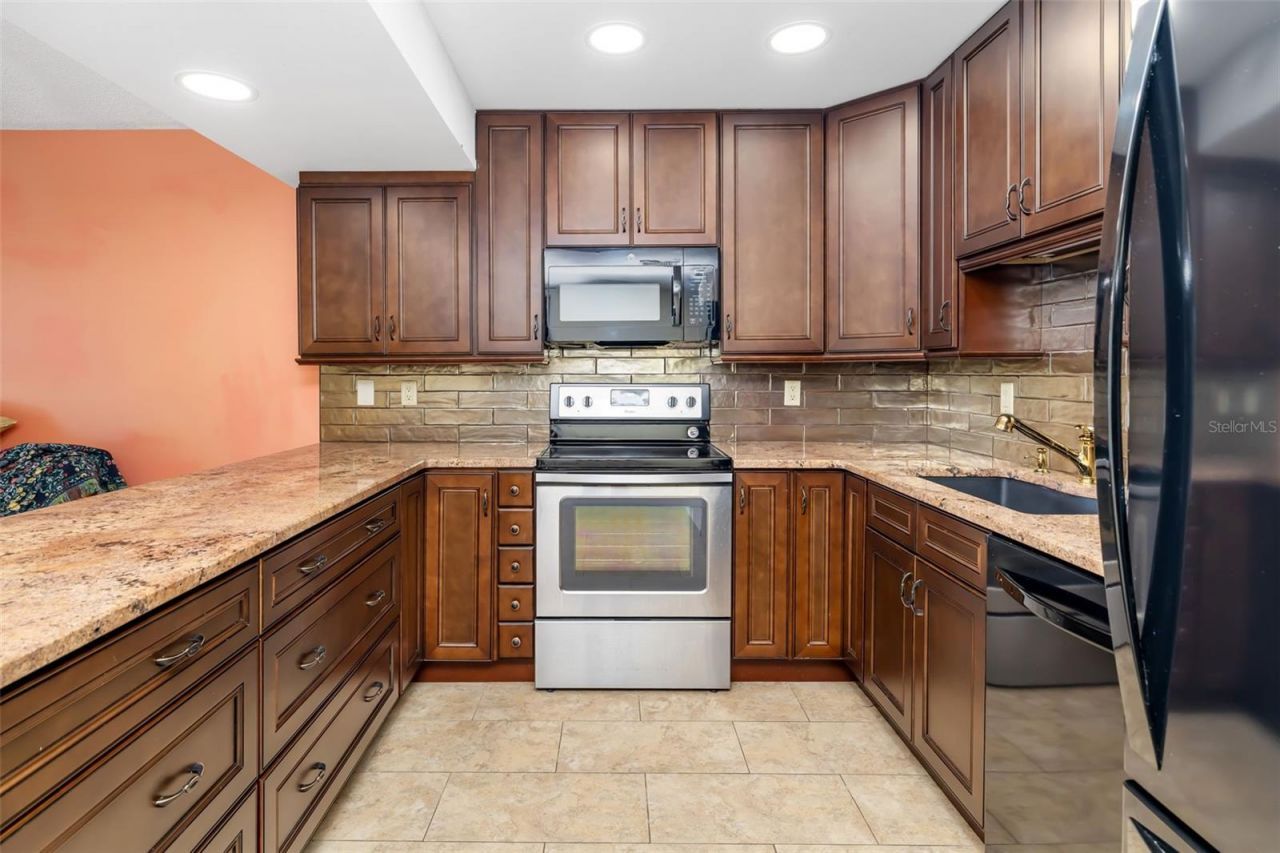 425 30th Avenue W, Unit C112, Bradenton, FL 34205 Photo