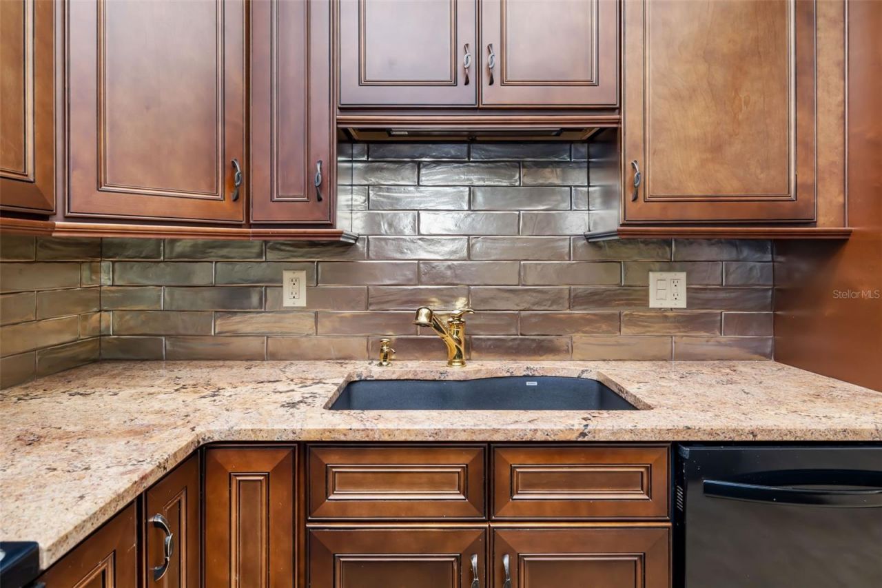 425 30th Avenue W, Unit C112, Bradenton, FL 34205 Photo