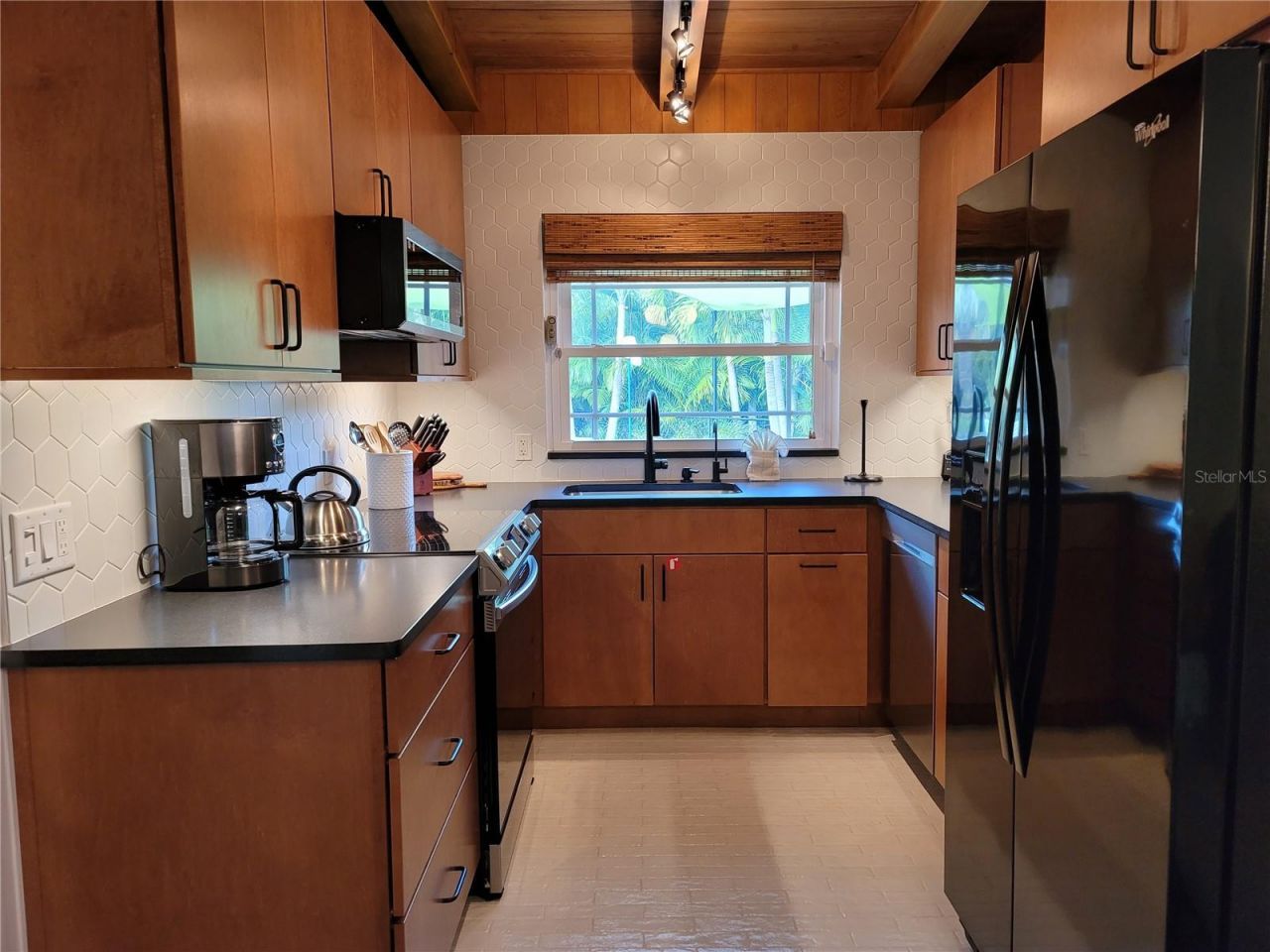 8010 Marina Drive, Holmes Beach, FL 34217 Photo