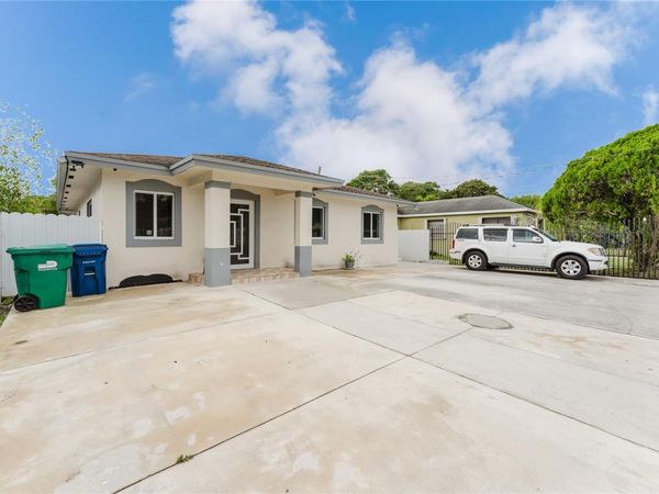 810 NW 112TH STREET, MIAMI, FL 33168