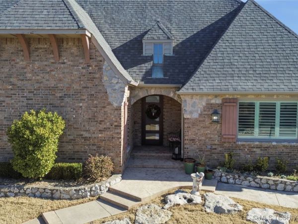 10131 S 77th East Place, Tulsa, OK 74133