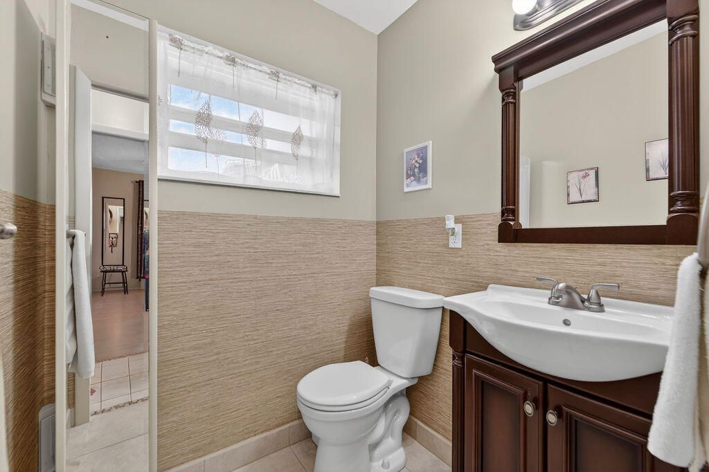 2971 W Crosley Drive, Unit F, West Palm Beach, FL 33415 Photo