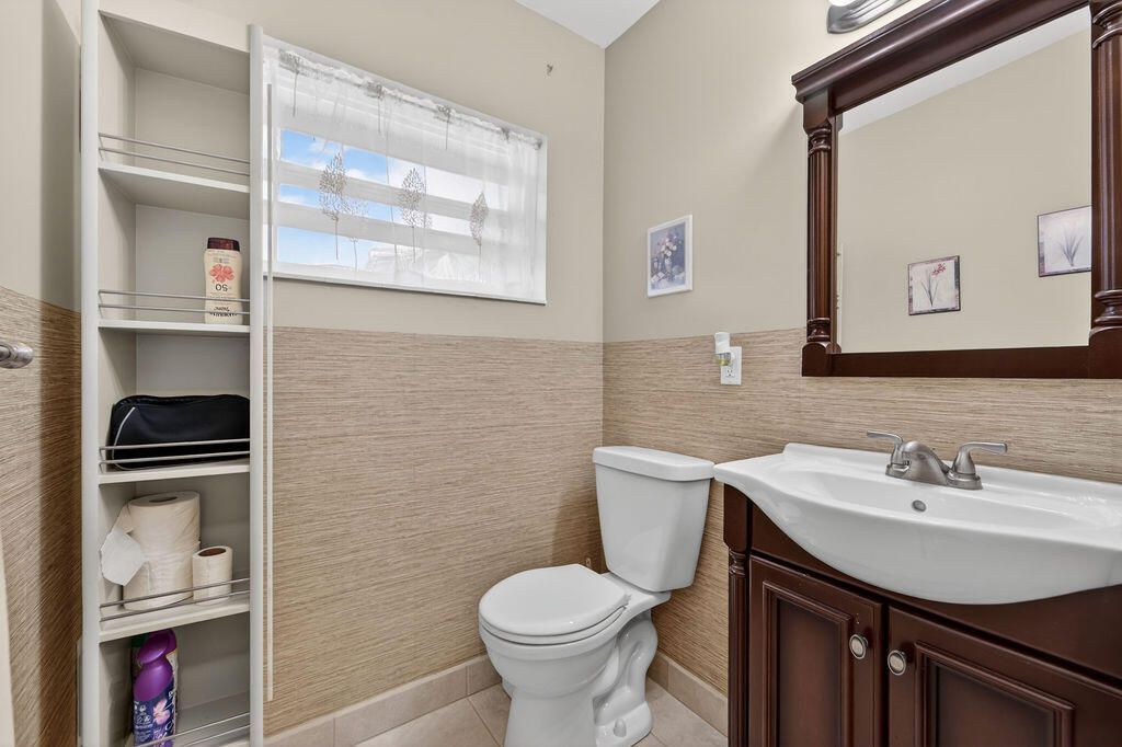 2971 W Crosley Drive, Unit F, West Palm Beach, FL 33415 Photo